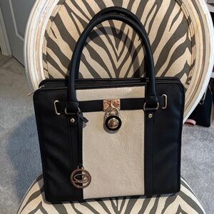 Elegant Black and Cream Bible Bag